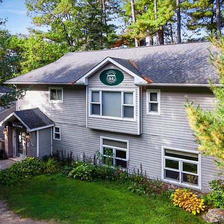 Vila Muskoka Waterfront Retreat Dwight Exteriér fotografie