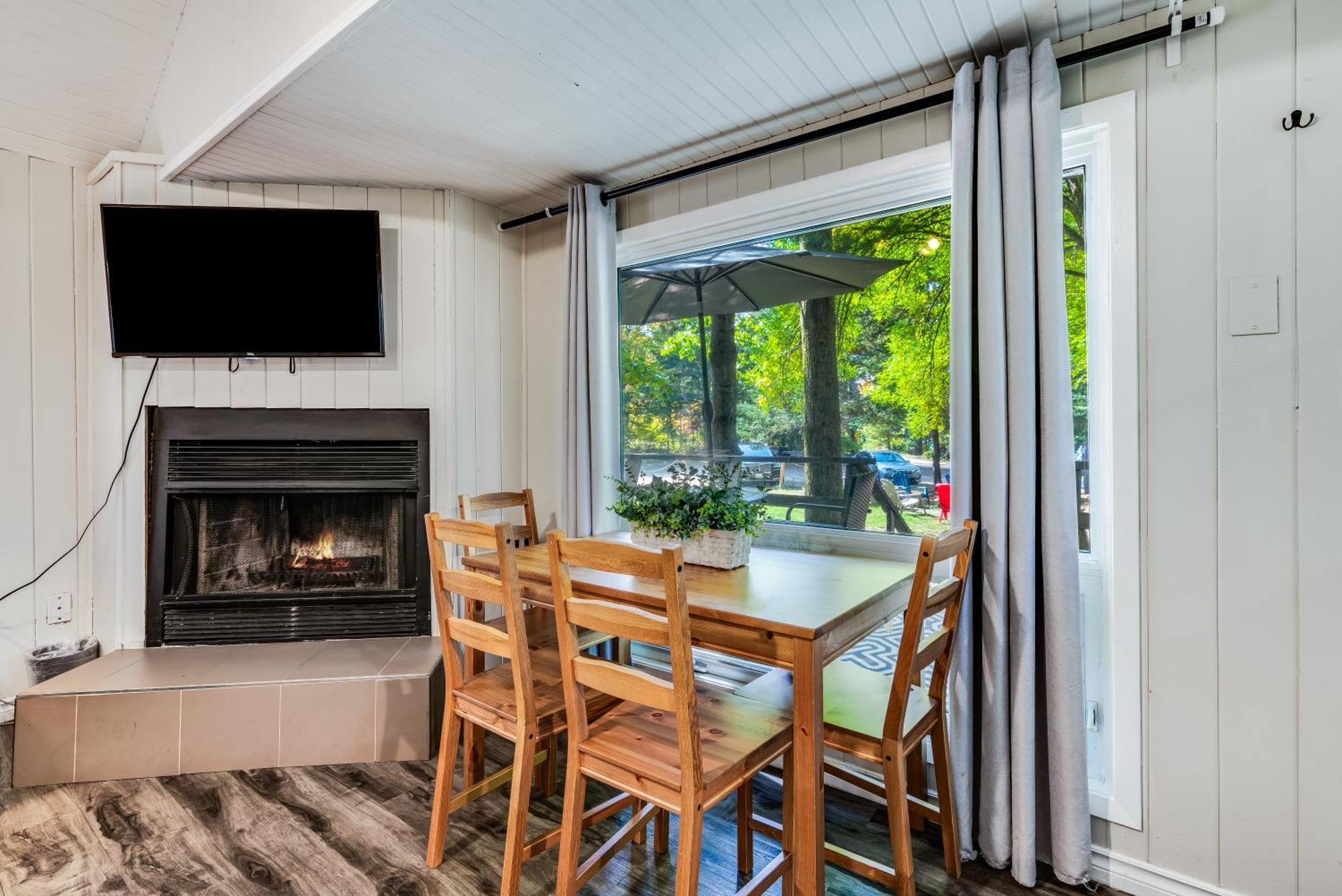 Vila Muskoka Waterfront Retreat Dwight Exteriér fotografie
